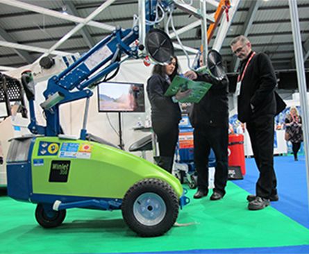 Winlet-350-Glazing-robot-Hird-at-Liftex-2017