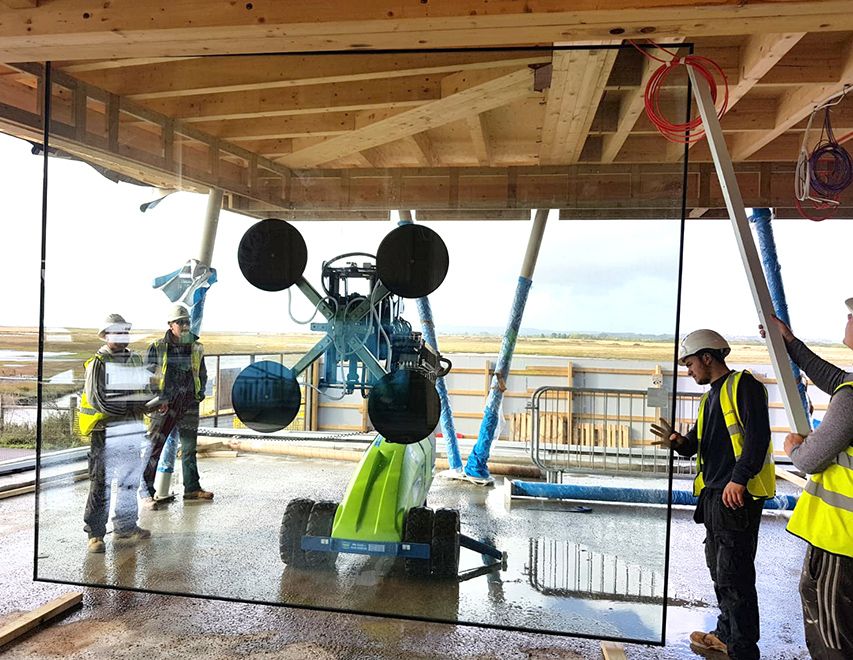 Winlet glazing robot install large sheet of glass