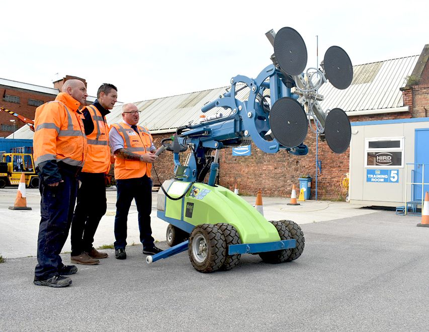 leea training vacuum robot hird